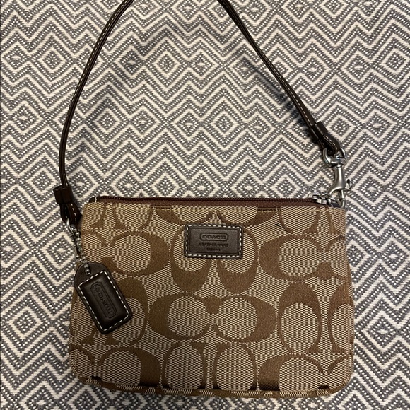 Coach wristlet - Picture 4 of 5